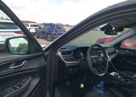 2024 Jeep Grand Cherokee Laredo X 4X4 из США, поврежденный, VIN 1C4RJHAG7RC703637